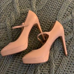4-5 inch nude pumps